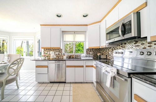 Randolph House | Luxury & Private 6BR Single House Summer Retreat w/Parking & Pet-Friendly 35