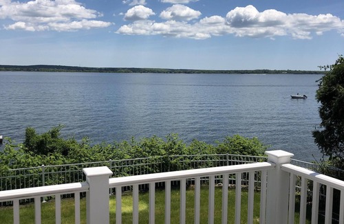 Portsmouth House | Luxury Waterfront Home With Private Dock & Hot Tub