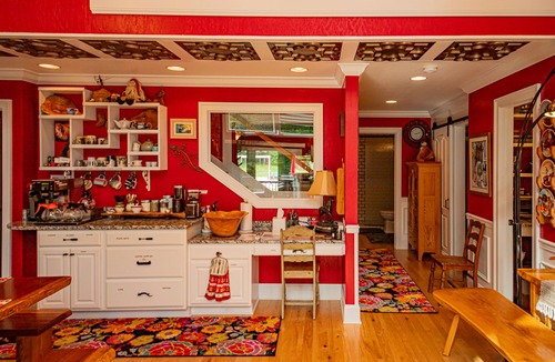 Friendsville Cabin | Luxury Waterfront Lodge Sleeps 25 w/Pool & Hot Tub/Close to Deep Creek Lake
