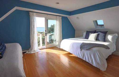 Portsmouth House | Luxury Waterfront Property 360 water views