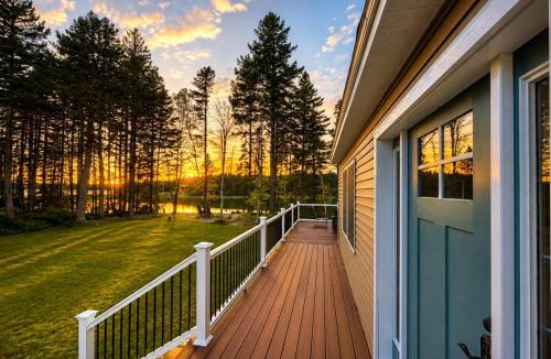 Steuben House | Luxury Waterfront Retreat with Hot Tub Near Acadia