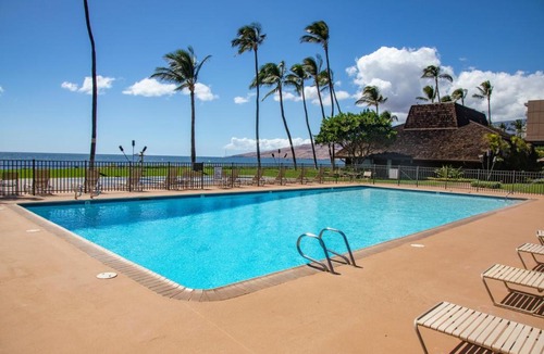 Kihei Apartment | Maalaea Surf Oceanfront 1 BR Sleeps 4 Sailors Surfers Paradise Complimentary Car with 6 Nights MSR-F2 by KBM