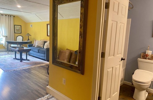 Marshall House | Magical Unicorn Hollow/Wineries/Great Meadows Events Fully furnished apartment