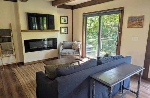 Cornwall Bridge Cabin | Magical woodland home, a property promising a serene getaway