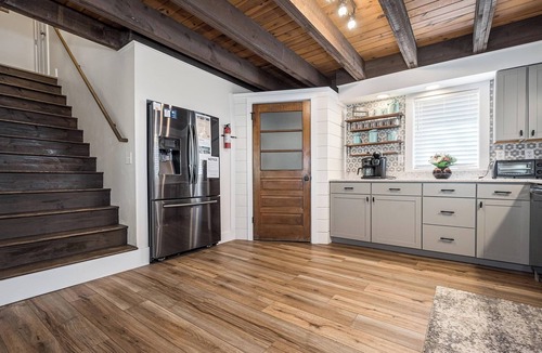 Oakland House | Magnolia Dock Slip Dog Friendly Hot Tub Fire Pit