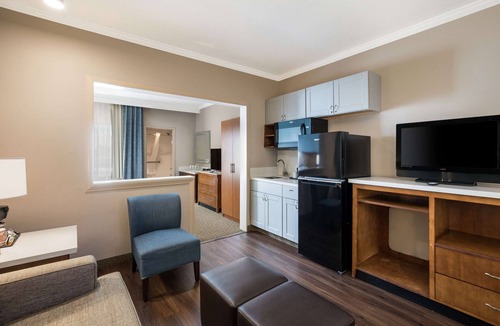 Santa Ana Hotel | MainStay Suites John Wayne Airport by Choice Hotels