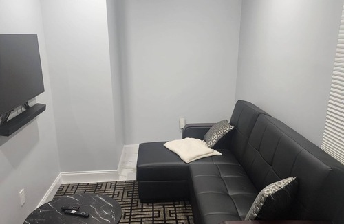 Hempstead House | Majestically Pleasant Suite