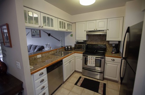 Makaha Apartment | MAKAHA CONDO NEAR BEACH/GOLF