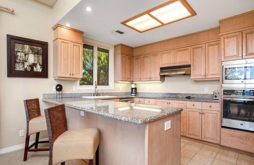 Wailea Condo | Makena Surf A204 | 3-Sided Ocean & Mountain Views, Beach Access & Turtle Reef