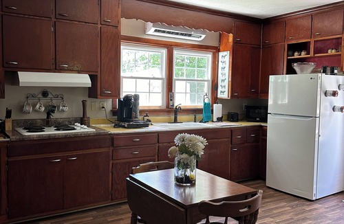 Drake House | Mammoth Cave-Game Room-Buc-ee’s-Mint Casino-6 Beds-Stocked- wifi-StockedFirepit!