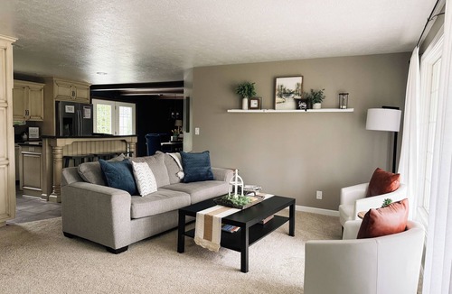 Millersburg House | Maple Street Hideaway -Berlin- Walk into town to eat and shop
