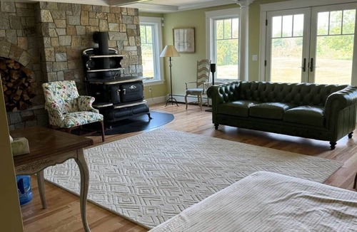 Cumberland Center Bed & Breakfast | Maplewood 4B (Green Room)