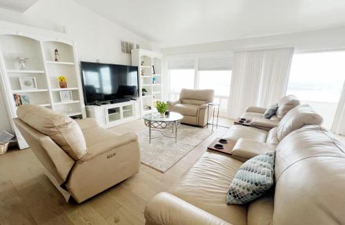 Sharp Park House | # Marbella Lane-Oceanfront Retreat - Stunning View