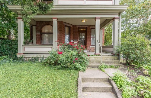 Victorian Village Apartment | Massive Historic 4BD/3BA House near Short North!