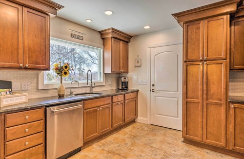 Mattituck House | Mattituck Home w/Fireplaces - Near Wineries