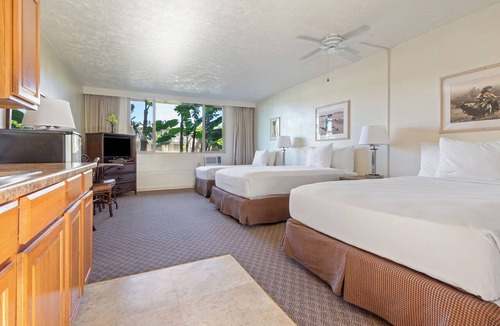 Kahului Hotel | Maui Seaside Hotel