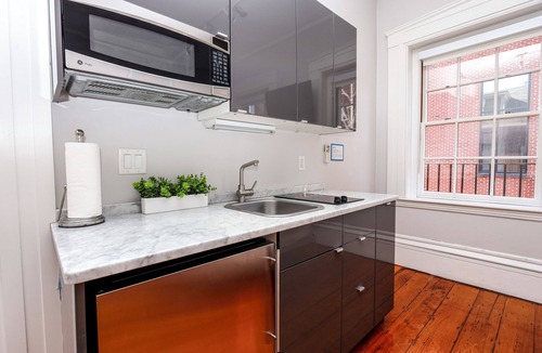 Beacon Hill Apartment | Maverick Suites at 40 Temple St