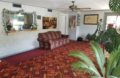 Leisenring Hotel | Melody Motor Lodge