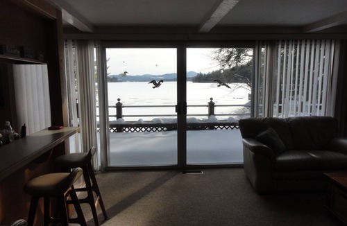 Meredith House | Meredith, NH 03253 Lake Winnipesaukee waterfront comfortable year-round home