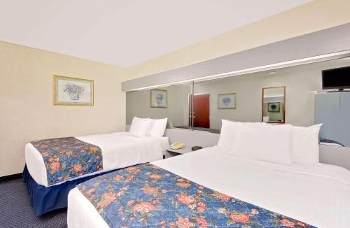 Maugansville Hotel | Microtel Inn & Suites by Wyndham Hagerstown by I-81