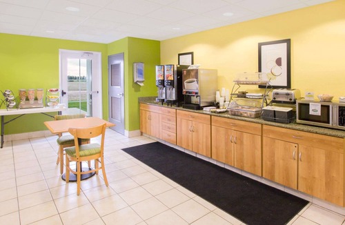 Delphos Hotel | Microtel Inn & Suites by Wyndham Delphos