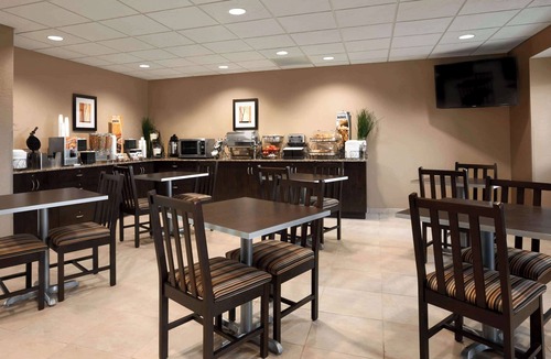 Barton Hotel | Microtel Inn & Suites by Wyndham St Clairsville/Wheeling
