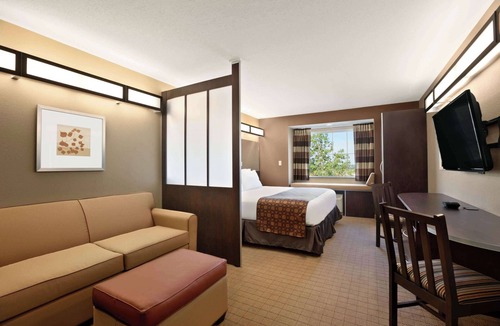 Barton Hotel | Microtel Inn & Suites by Wyndham St Clairsville/Wheeling