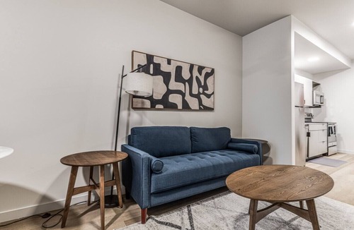 Midtown Apartment | Midtown Luxe 1 Bed Apt