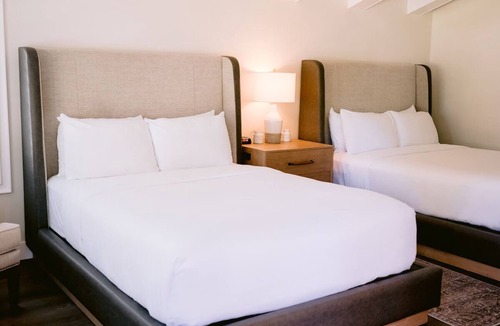 Midway Hotel | Midway Escape! 2 Relaxing Units w/Hot Spring & Pool access!