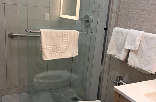 North Patchogue Hotel | Midway Motel