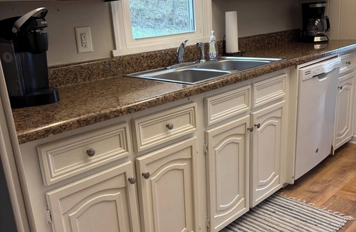 Brentwood Cottage | Mill Creek Retreat Scenic Cottage