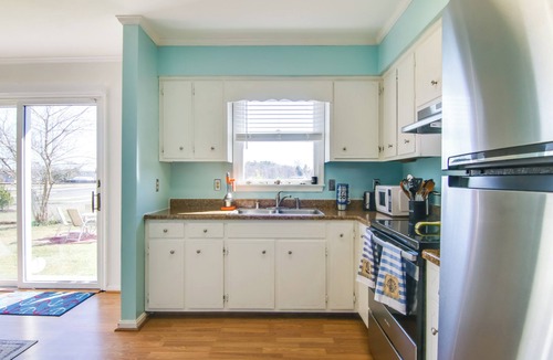 Milton House | Milton Townhouse ~ 9 Mi to Delaware Bay!