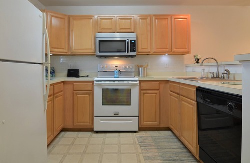 Rehoboth Beach Condo | MINI-WEEKS IN SWEET POOL COMMUNITY CONDO, 1203 The Palms, Rehoboth Beach, DE