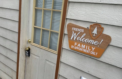 Fairview House | Minutes from museum, train depot, malls and shopping and both hospitals.