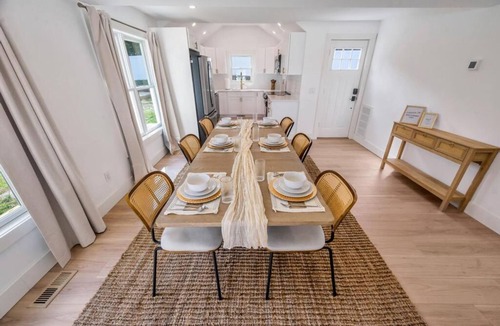 Village of Southampton House | Minutes from the beach, brand new 3 bedroom