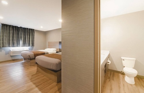Foxboro Hotel | Minutes to Hall at Patriot Place, 4 Units w/FREE Breakfast, Plus FREE Parking!