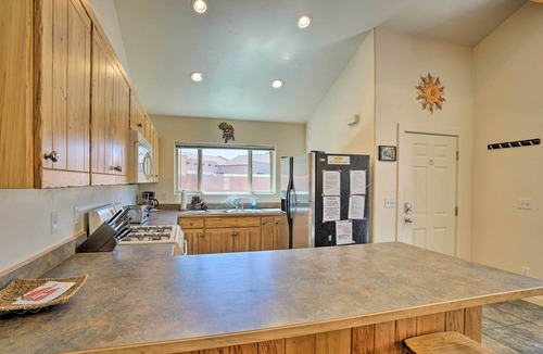 Moab South Valley Apartment | Moab Townhome w/Pool Access + Stunning Mtn Views!