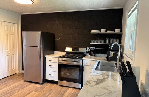 Plainfield Apartment | Modern 1 Bed Gem on Main St