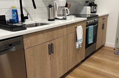 Dwight Apartment | Modern 1-bedroom in the heart of New Haven!
