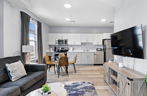 Everett Apartment | Modern 1BR Near Encore Boston lblf