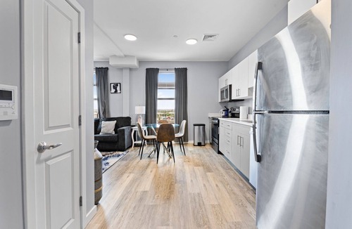Everett Apartment | Modern 1BR Near Encore Boston lblf