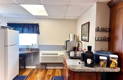 Loretto Apartment | Modern 2 Bed Suite on Bourbon Trail