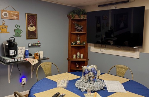 Loretto Apartment | Modern 2 Bed Suite on Bourbon Trail