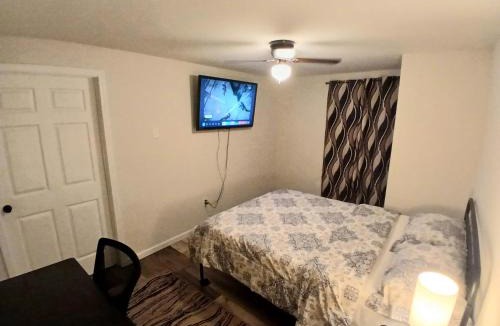 Potomac Apartment | Modern 2-Bedroom 2-Bed Apartment with Private Access Door near I-81