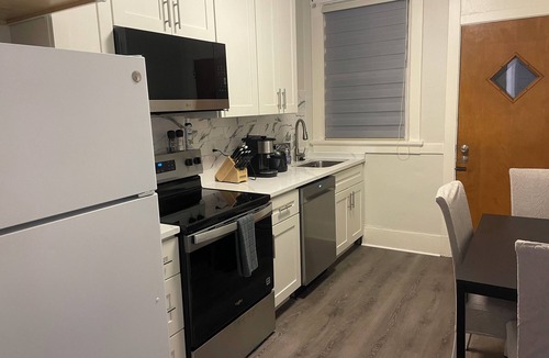 Point Breeze Apartment | Modern 2BR 2 King Beds Near Bakery Sq, Downtown & Universities