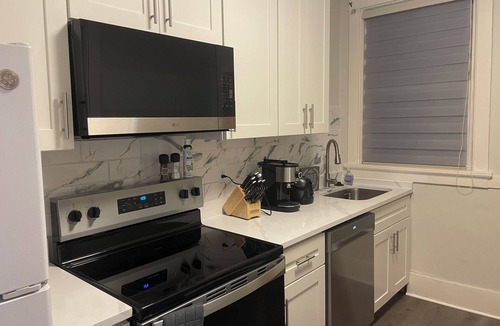 Point Breeze Apartment | Modern 2BR 2 King Beds Near Bakery Sq, Downtown & Universities