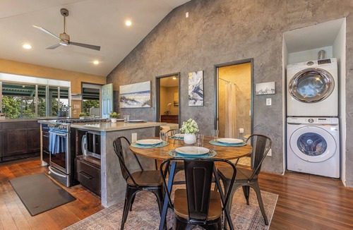 Wailuku Condo | Modern 2BR/2BA Upstairs Home | Gated Wailuku Property | Central Location