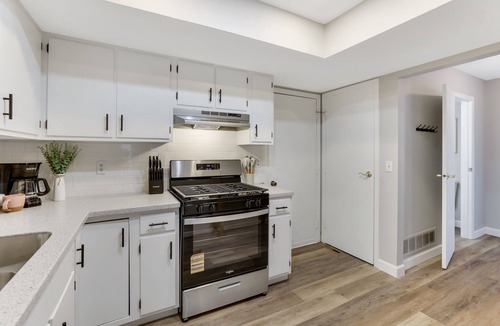 Gahanna House | Modern 2BR Duplex in Gahanna Near Easton, Airpor