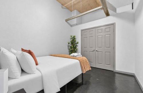 River Market Apartment | Modern 2BR Getaway in Central Kansas