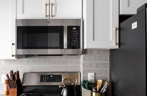 Cleveland Apartment | Modern 3BR Near Cleveland Clinic